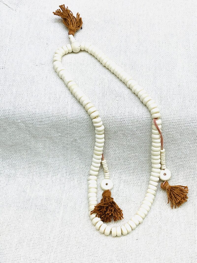 10mm Tyre Bone /white beads /necklace - Image 2