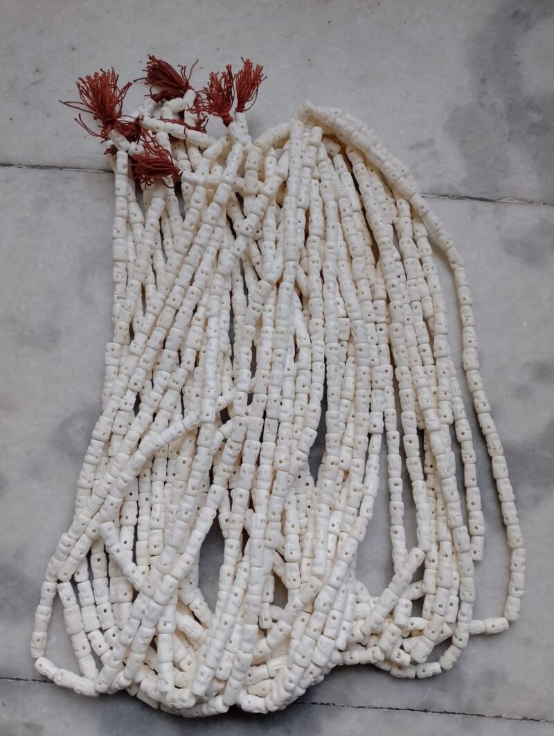skull-mala-white