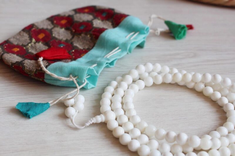 Conch Shell Mala /Necklace/108 beads prayer beads - Image 4